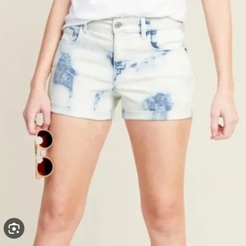 Old Navy Mid Rise Tie Dyed Boyfriend Shorts ✨